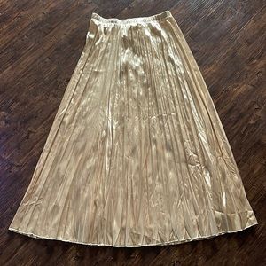 NWT - Chico’s Silky Crinkle Maxi Skirt